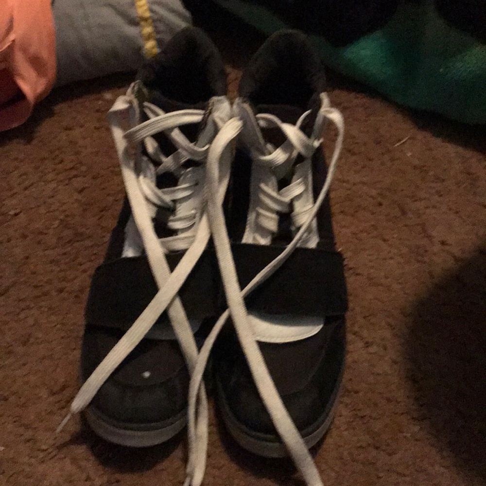 Black heeled  tennis shoes